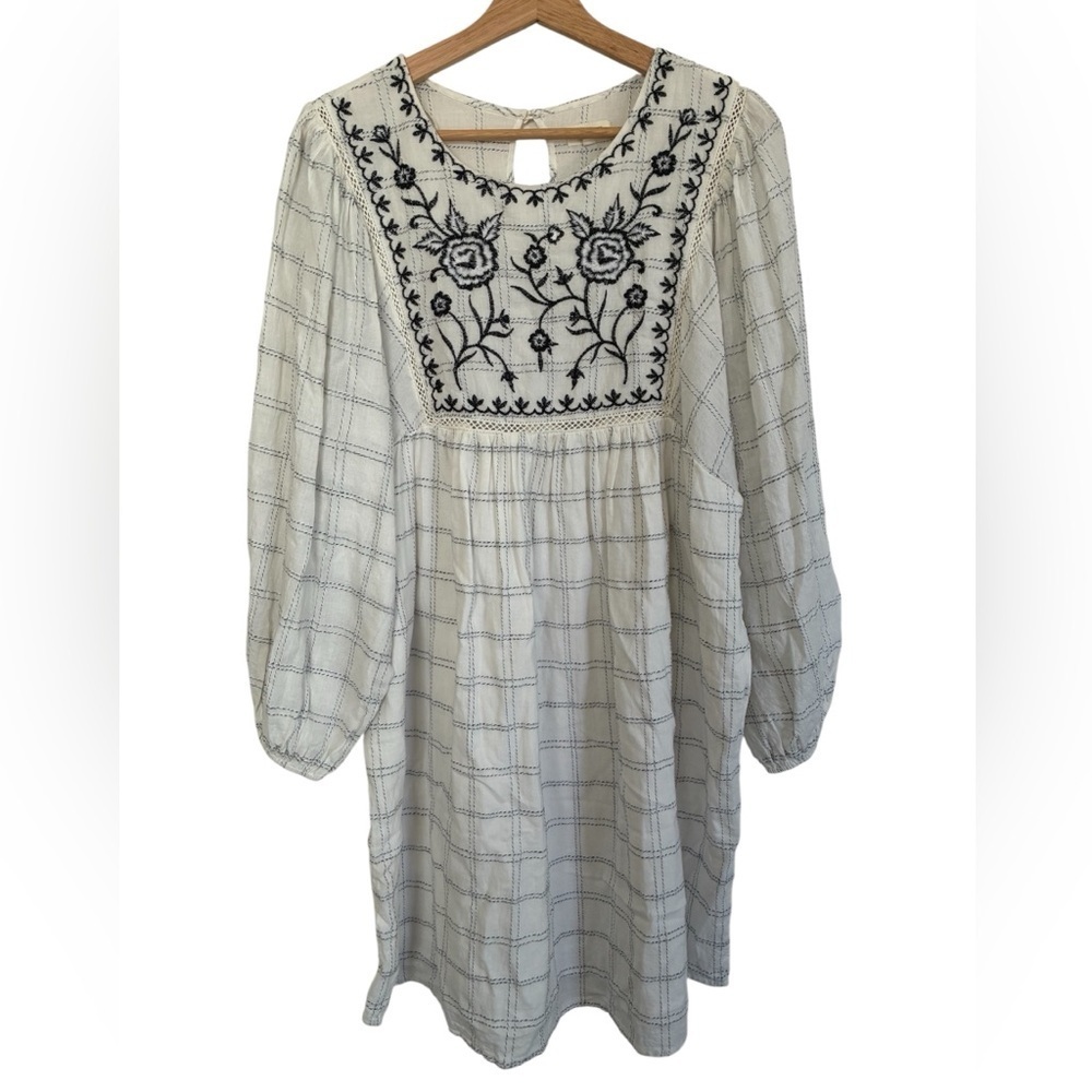 World Market Dress L/XL White Black Floral Embroidered Peasant Boho Cottage